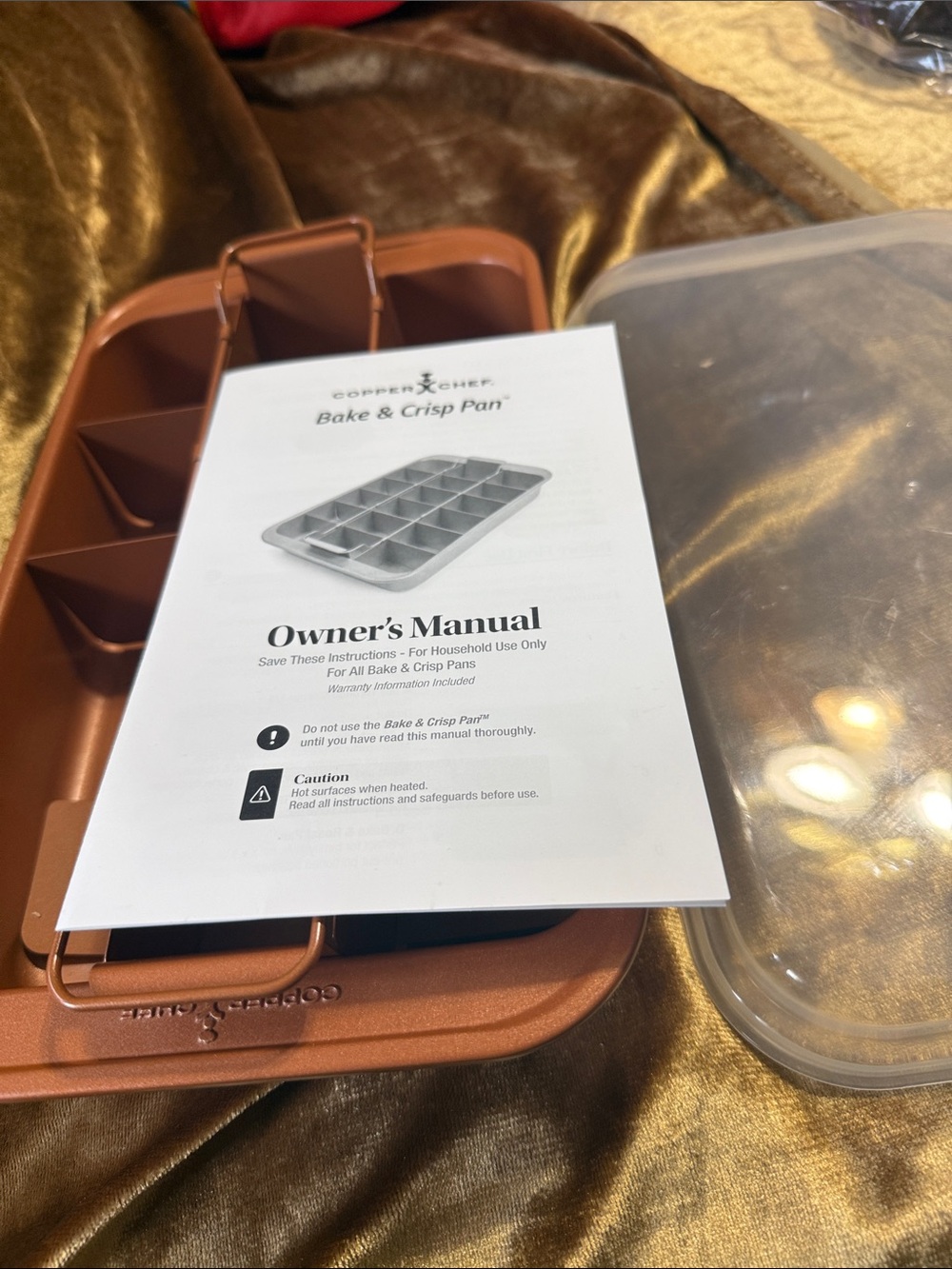 Copper-colored Nonstick Baking Pan with Clear Airtight Lid - Home Kitchen